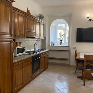  Apartment In Front Of Coliseum 5