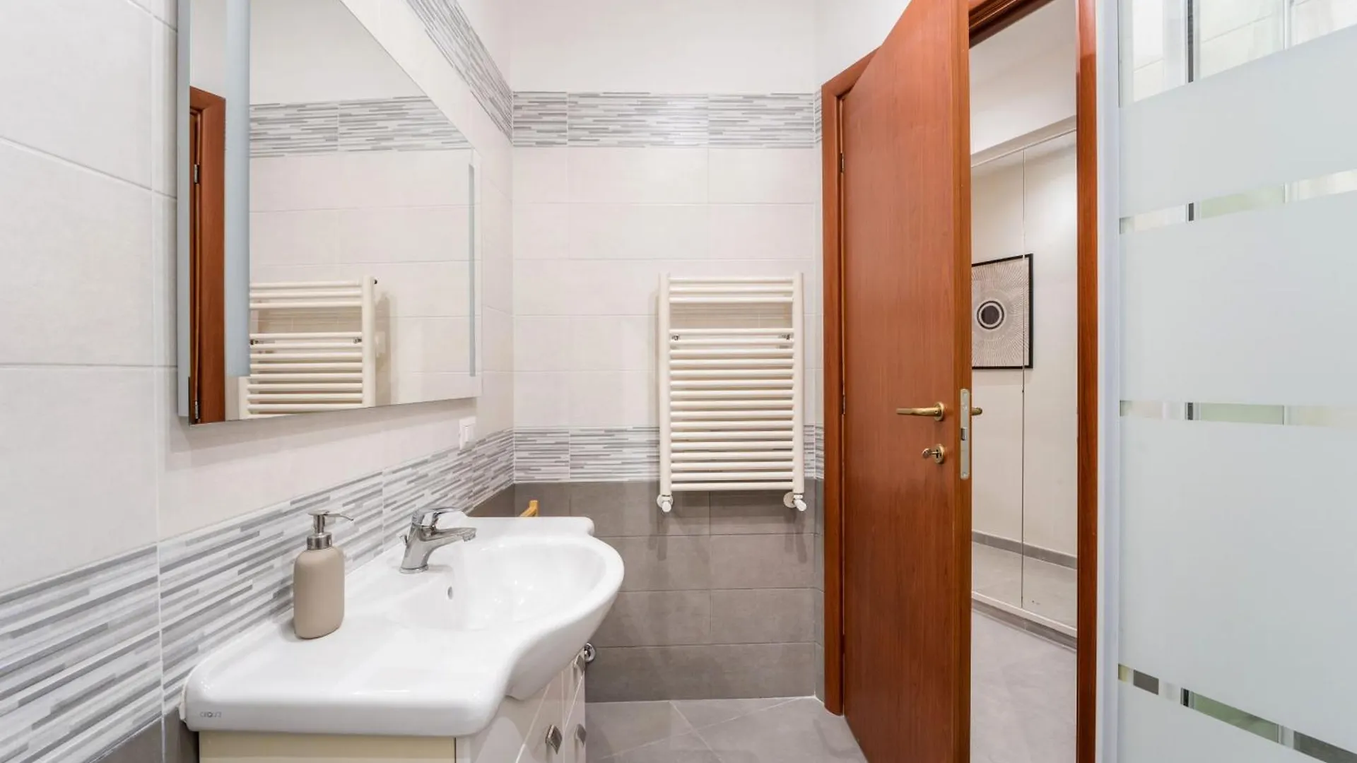 Fl Apartments Il Piccolo Borgo Di Trastevere Rome 0*,  Italy